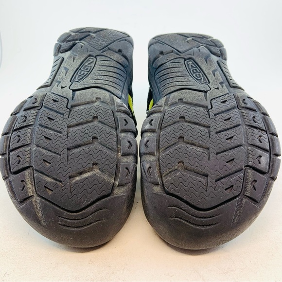 KEEN Big Kid's Youth Black Neon Green Newport H2 Waterproof Sandals size 1 32/33 - Picture 10 of 11